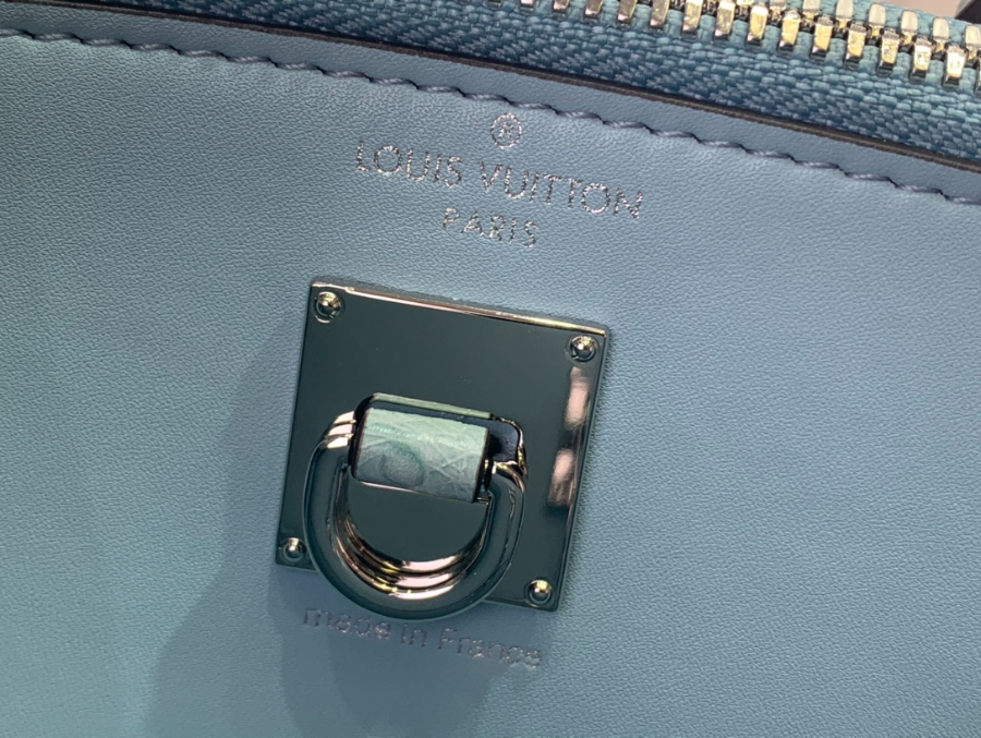 루이비통 LV 시티 스티머 MM백 스카이블루 타조무늬 (27 x 23 x 13)9.jpg
