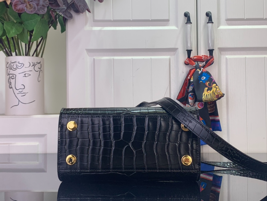 루이비통 LV 시티 스티머 미니백 블랙 악어무늬(21 x 20 x 11)5.jpg