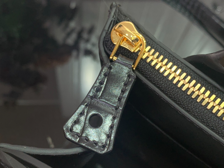 루이비통 LV 시티 스티머 미니백 블랙 악어무늬(21 x 20 x 11)6.jpg