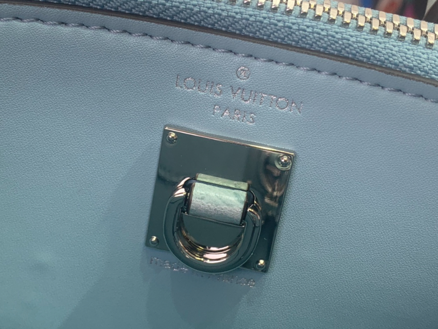 루이비통 LV 시티 스티머 미니백 스카이블루 타조무늬 (21 x 20 x 11)9.jpg