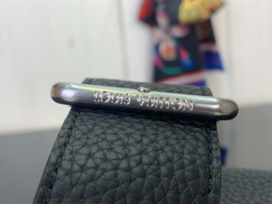 루이비통 델타 슬링백 블랙(30 x 35.5 x 7)7.jpg