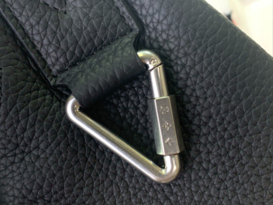 루이비통 델타 슬링백 블랙(30 x 35.5 x 7)8.jpg