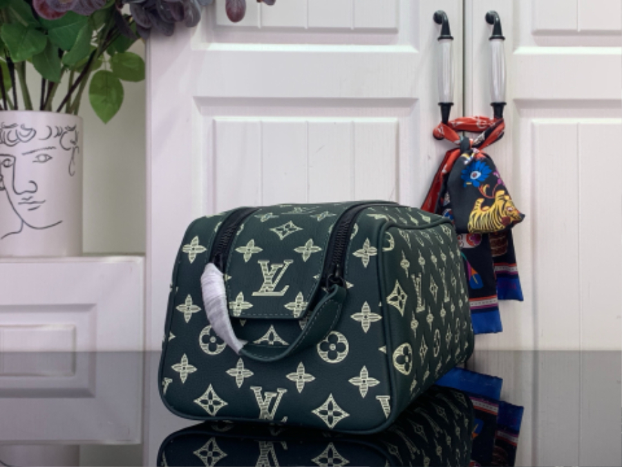 루이비통 돕 키트 흑녹색 (28 x 15 x 16.5)6.jpg