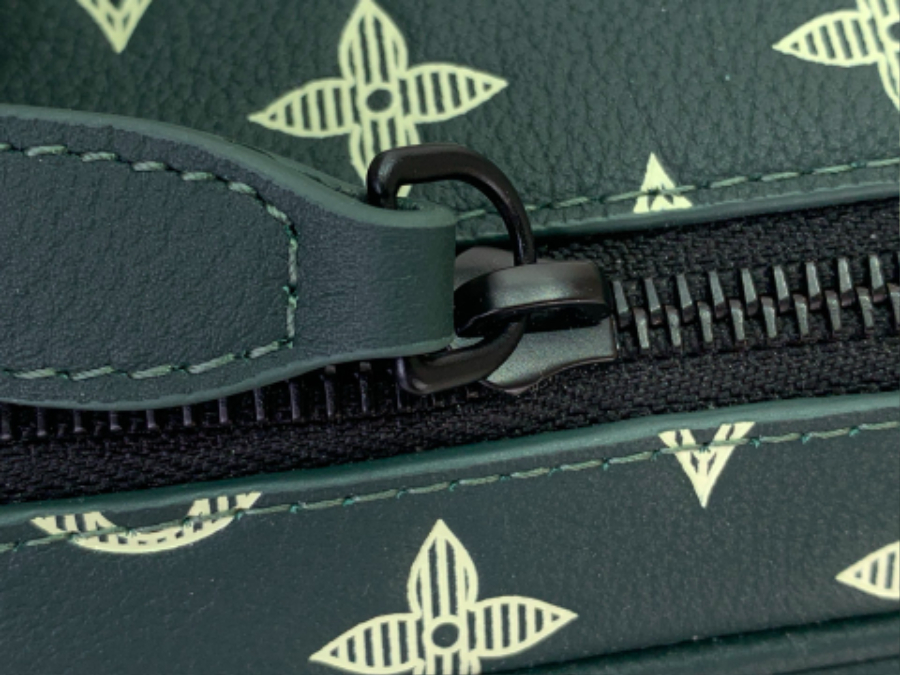 루이비통 돕 키트 흑녹색 (28 x 15 x 16.5)7.jpg