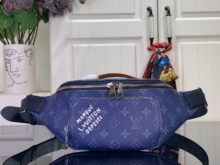 루이비통 러시 범백 블루 (30 x 15 x 8)1.jpg