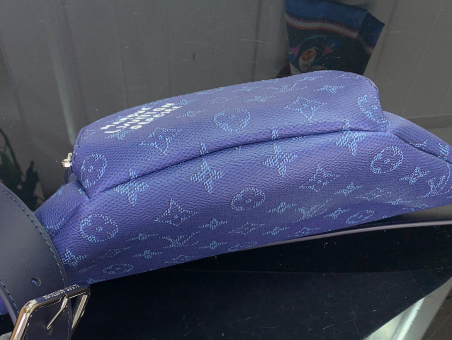루이비통 러시 범백 블루 (30 x 15 x 8)5.jpg