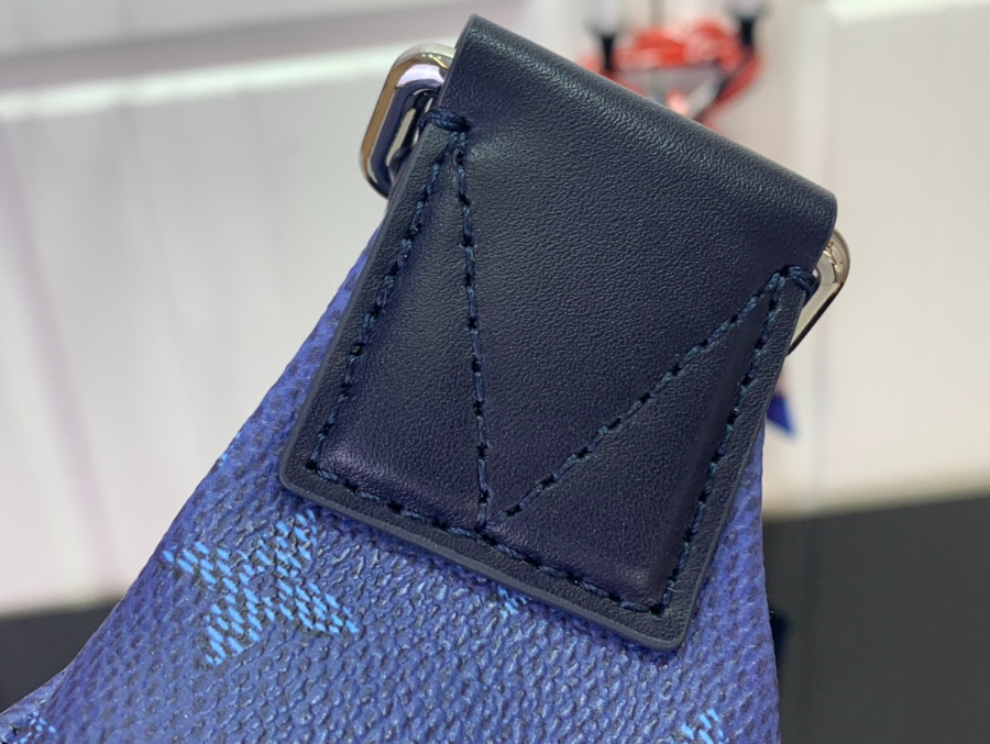 루이비통 러시 범백 블루 (30 x 15 x 8)6.jpg