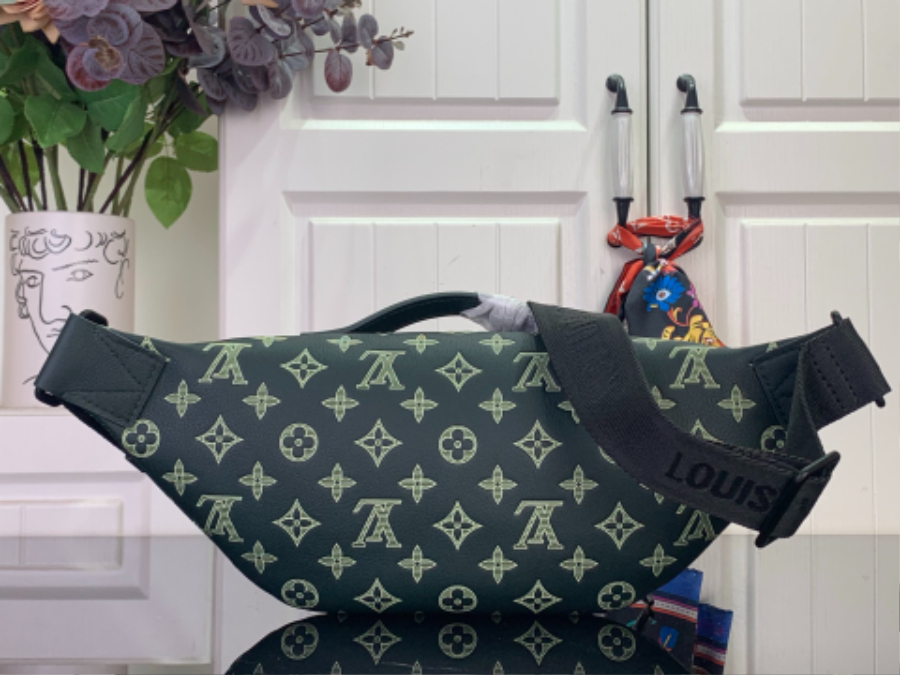 루이비통 러시 범백 흑녹색 (15 x 8 x 30)2.jpg