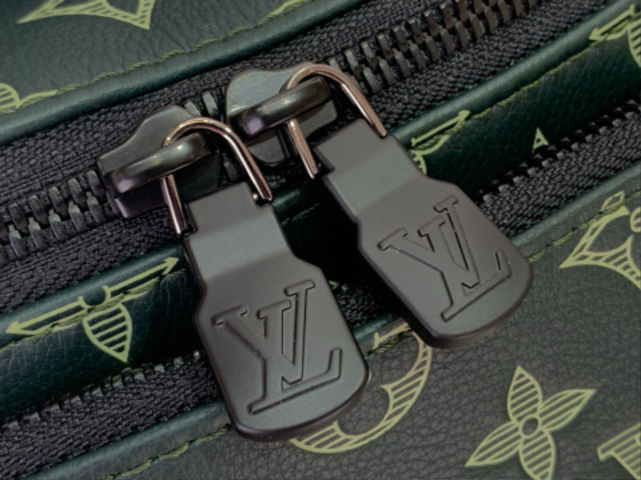 루이비통 러시 범백 흑녹색 (15 x 8 x 30)6.jpg