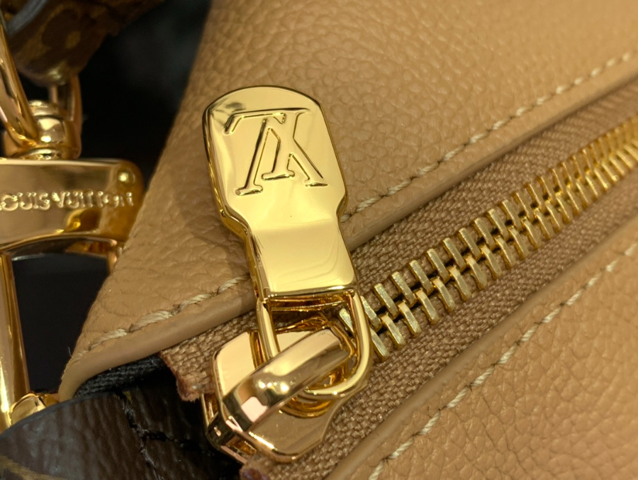 루이비통 멀티패스 다크 베이지 (26 x 10 x 30)6.jpg