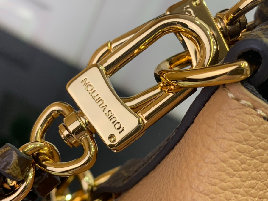 루이비통 멀티패스 다크 베이지 (26 x 10 x 30)7.jpg