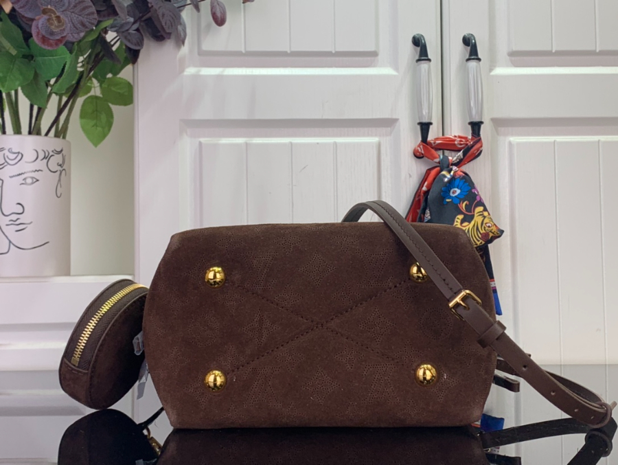 루이비통 벨라 스웨이드 다크 브라운 (22 x 14 x 19)6.jpg