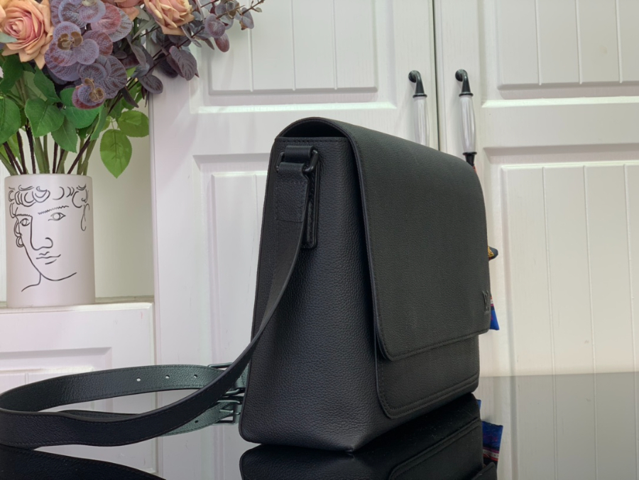 루이비통 스피드 메신저 블랙 (29 x 12 x 33)4.jpg