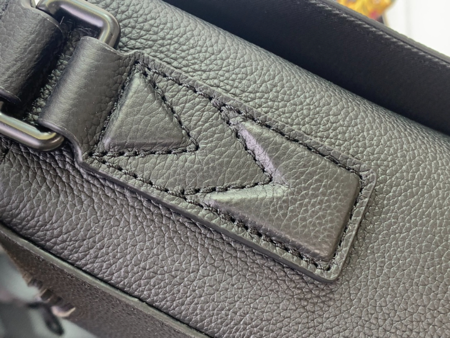 루이비통 스피드 메신저 블랙 (29 x 12 x 33)6.jpg