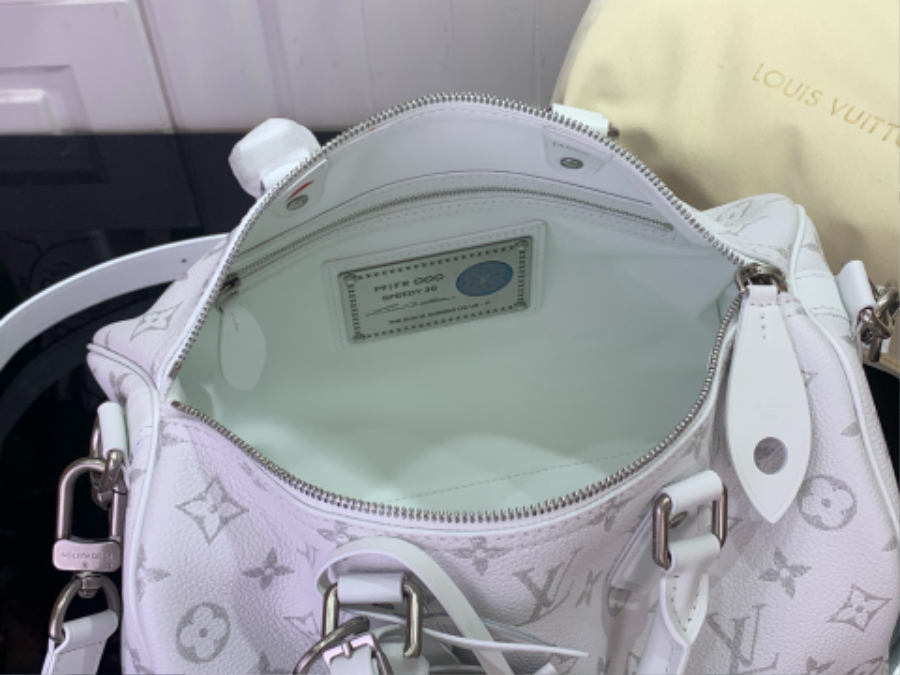 루이비통 스피디 P9 30 화이트 (32 x 22.5 x 18)03.jpg