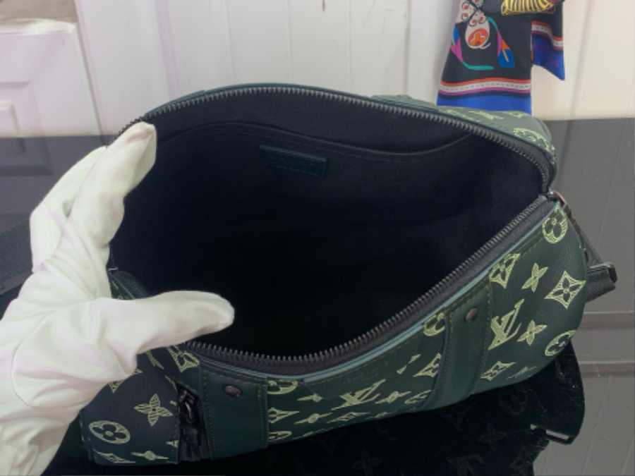 루이비통 시티 키폴 흑녹색 (27.5 x 16.5 x 15)3.jpg