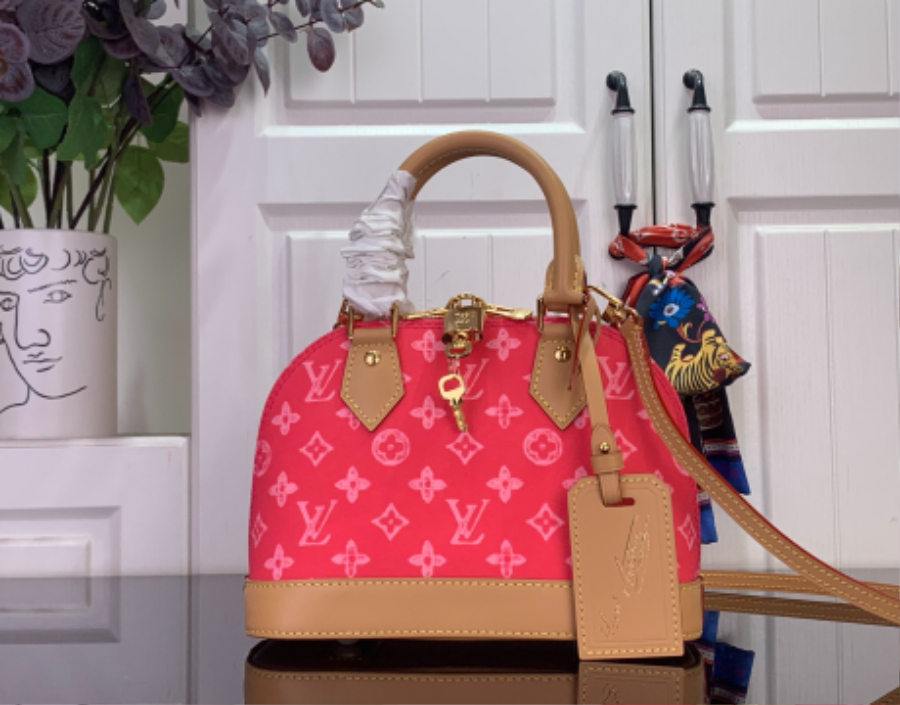 루이비통 알마 BB 레드(17.5 x 11.5 x 23.5)1.jpg