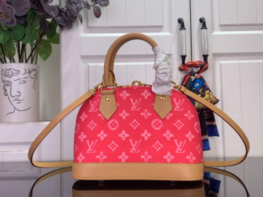 루이비통 알마 BB 레드(17.5 x 11.5 x 23.5)2.jpg