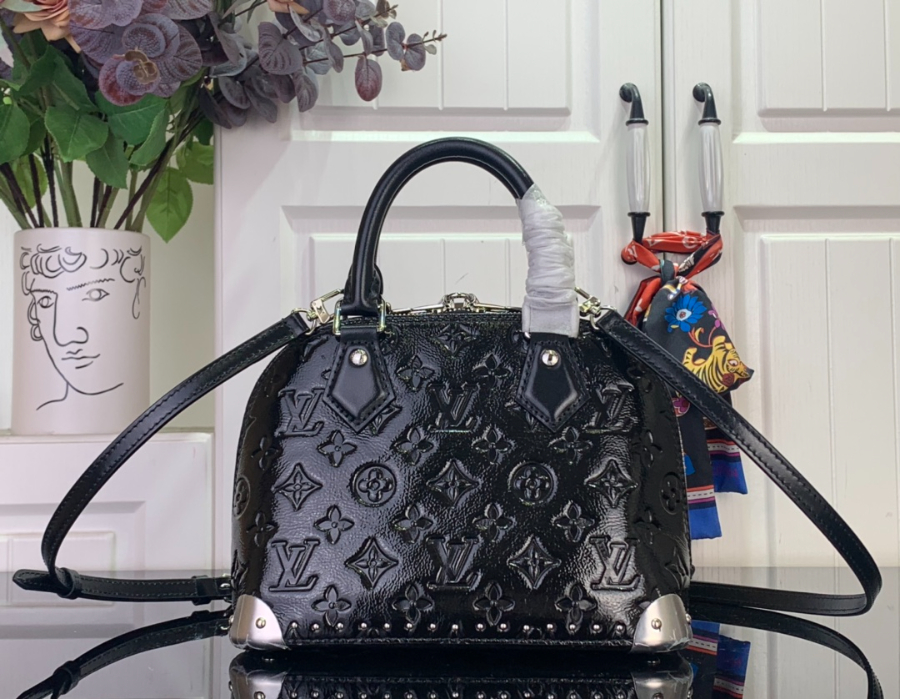 루이비통 알마 트렁크 BB 블랙 (19 x 11 x 22)2.jpg