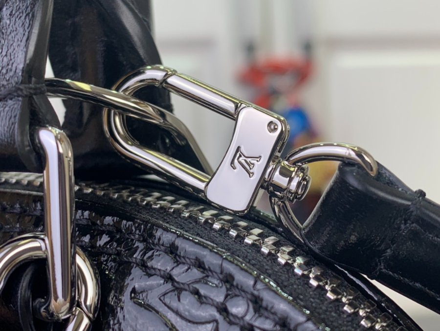 루이비통 알마 트렁크 BB 블랙 (19 x 11 x 22)7.jpg