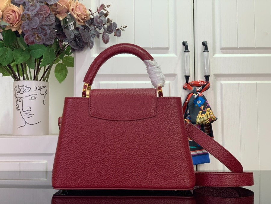 루이비통 카퓌신 BB 다크 레드 (17.3 x 9 x 27)2.jpg