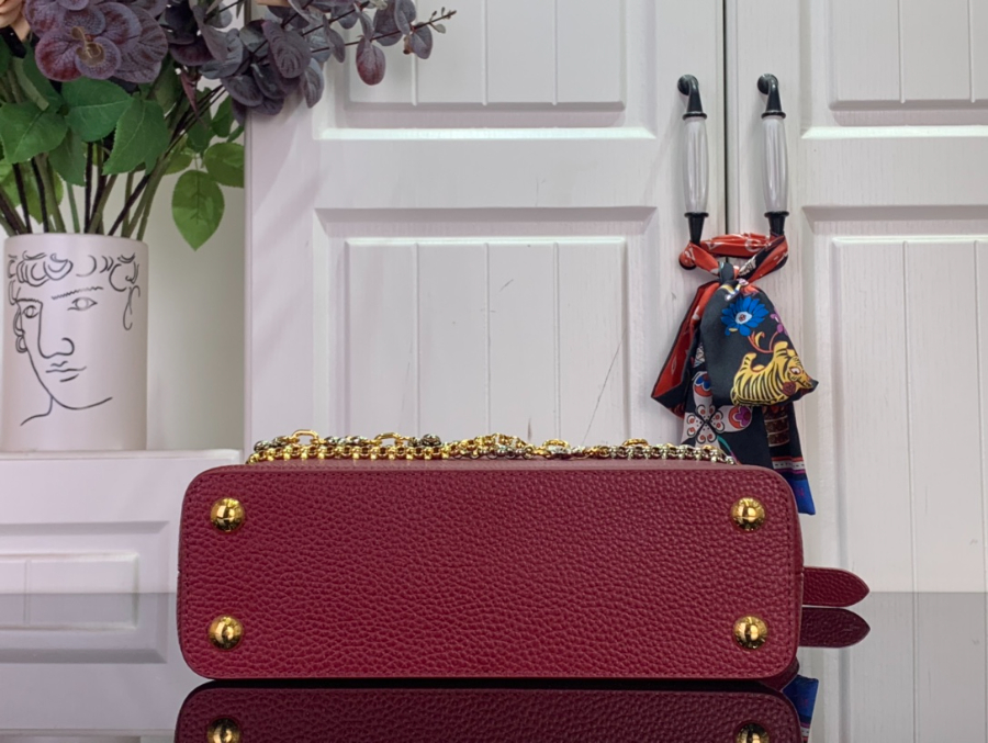 루이비통 카퓌신 BB 다크 레드 (17.3 x 9 x 27)5.jpg