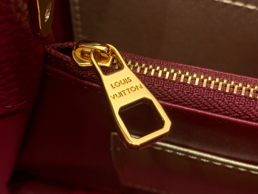 루이비통 카퓌신 BB 다크 레드 (17.3 x 9 x 27)7.jpg