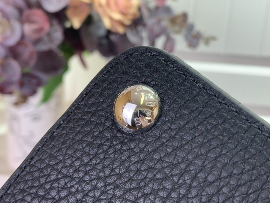 루이비통 카퓌신 BB 블랙 (17.3 x 9 x 27) 6.jpg