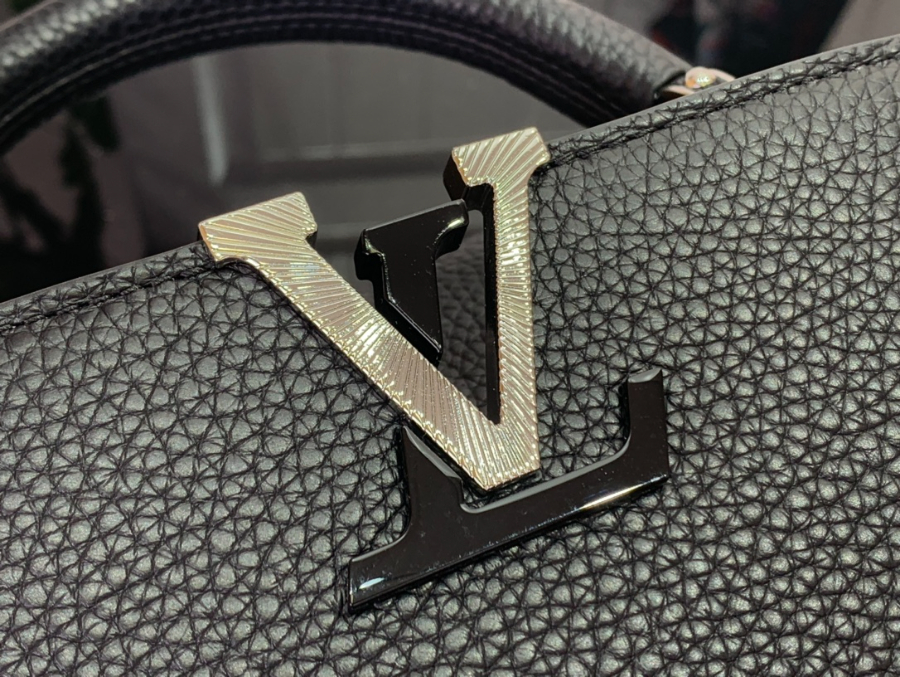 루이비통 카퓌신 BB 블랙 (17.3 x 9 x 27) 8.jpg