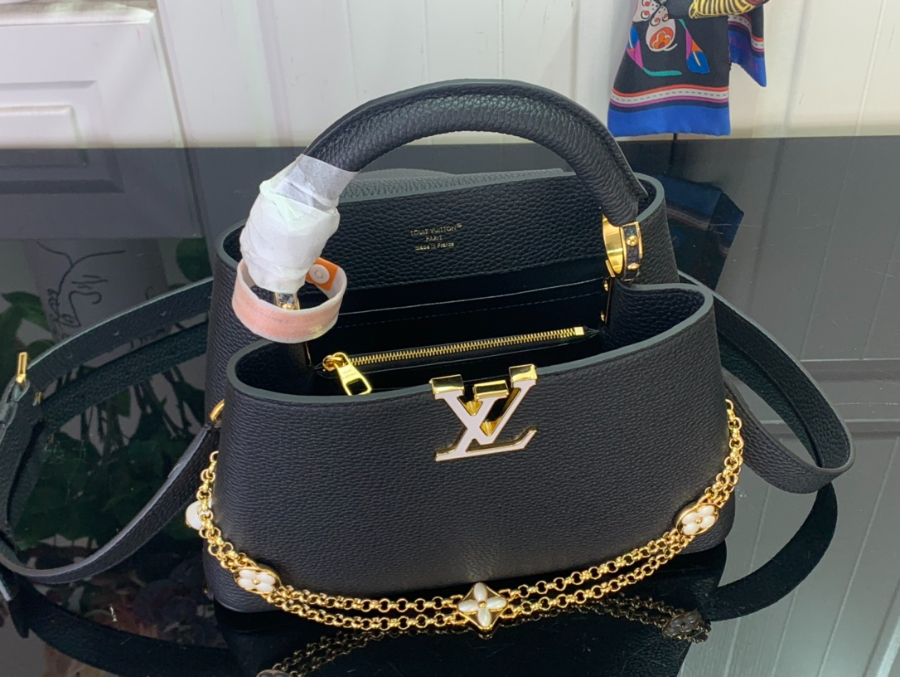 루이비통 카퓌신 BB 블랙 (17.3 x 9 x 27)3.jpg