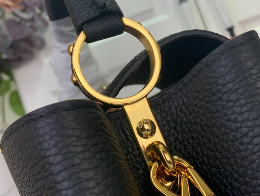 루이비통 카퓌신 BB 블랙 (17.3 x 9 x 27)8.jpg