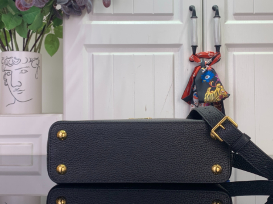 루이비통 카퓌신 BB 블랙 뱀가죽 (27 x 17.3 x 9)5.jpg