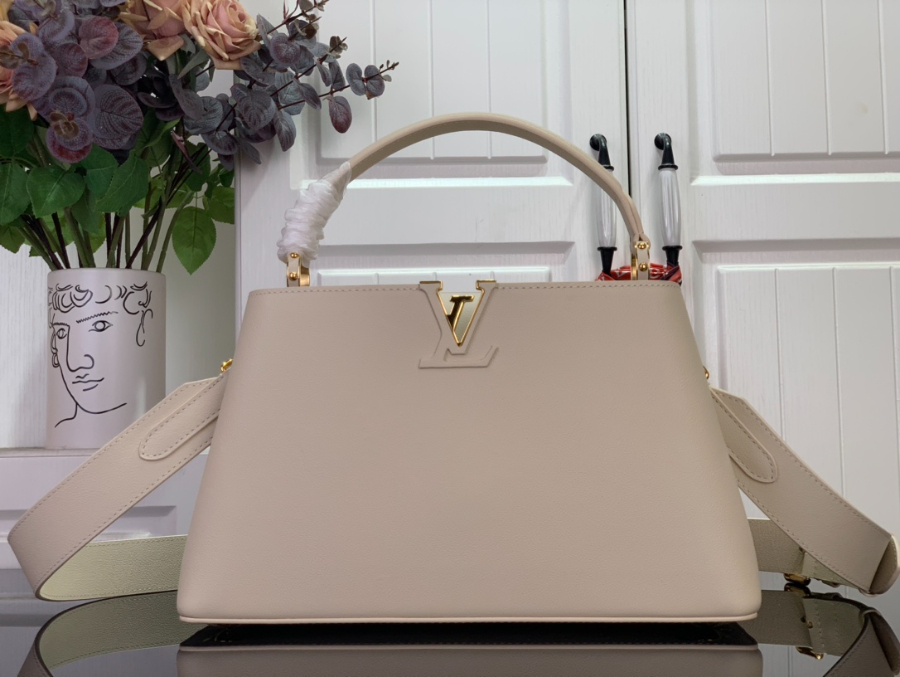 루이비통 카퓌신 MM 수플 베이지 (33 x 24 x 12)1.jpg