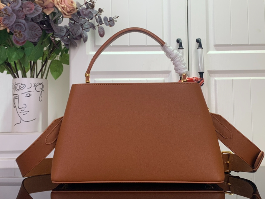 루이비통 카퓌신 MM 수플 브라운 (33 x 24 x 12)2.jpg