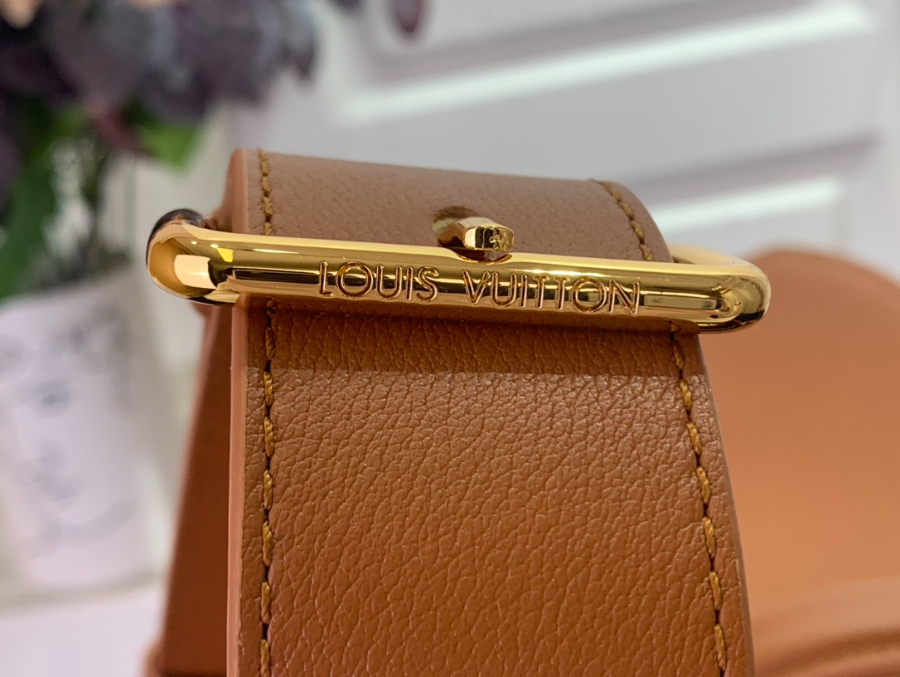 루이비통 카퓌신 MM 수플 브라운 (33 x 24 x 12)7.jpg