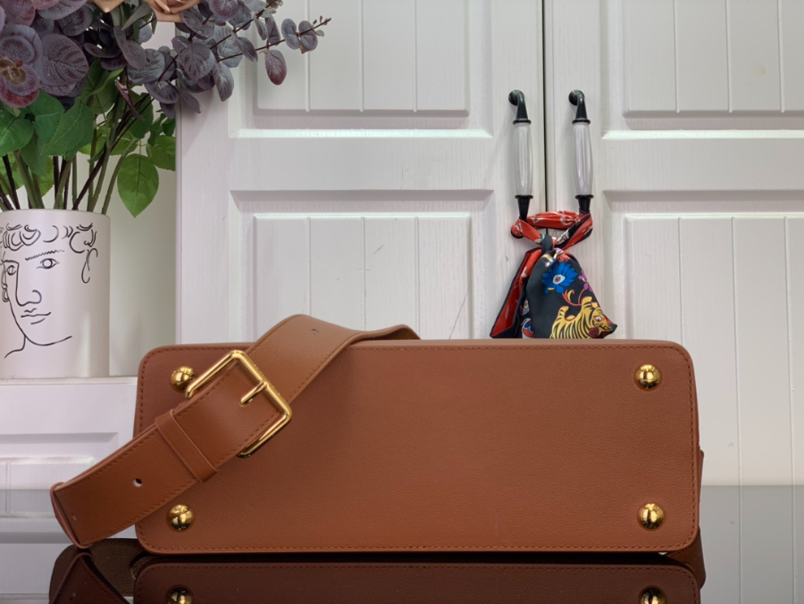 루이비통 카퓌신 MM 수플 브라운 (33 x 24 x 12)5.jpg