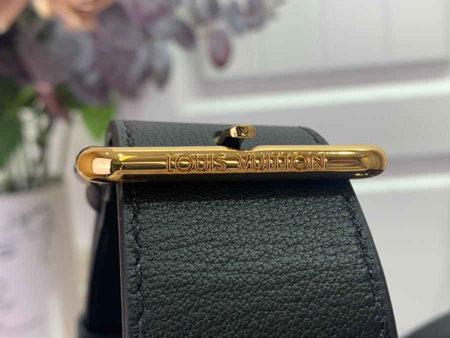 루이비통 카퓌신 MM 수플 블랙 (33 x 24 x 12)8.jpg