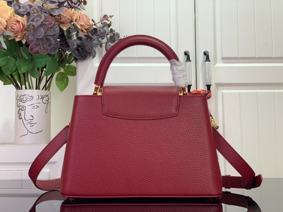 루이비통 카퓌신 미디엄 다크레드 (20 x 11 x 31.5)2.jpg