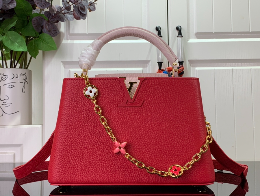 루이비통 카퓌신 스몰 레드 271.jpg