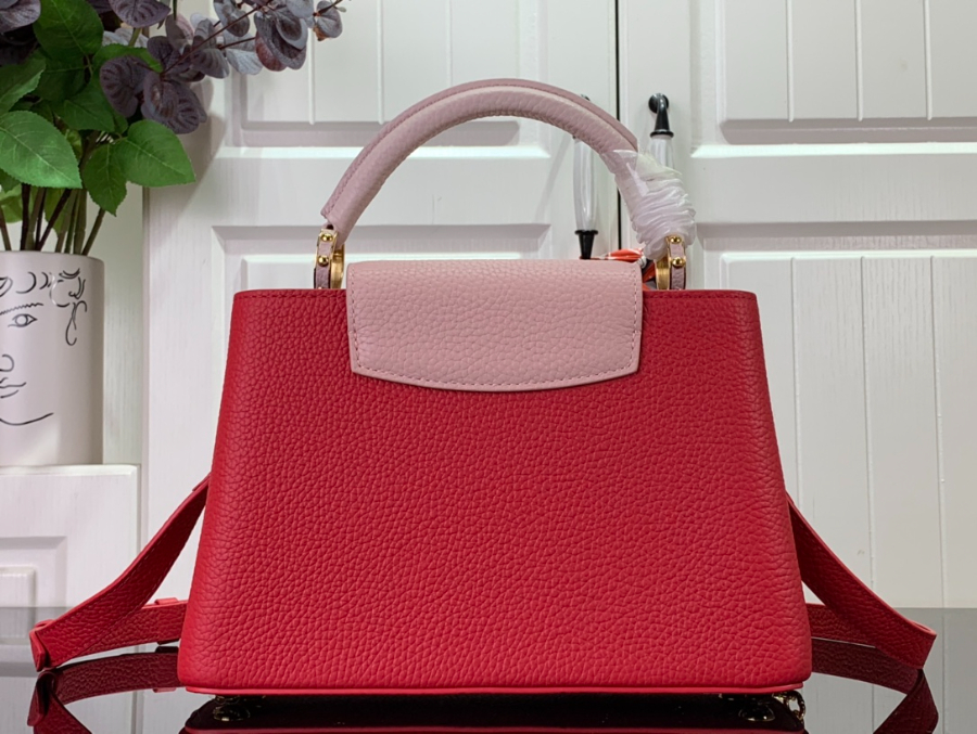 루이비통 카퓌신 스몰 레드 272.jpg