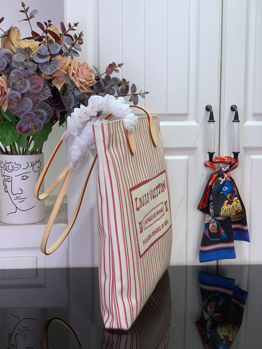 루이비통 캐리 잇 (37 x 2 x 37)4.jpg