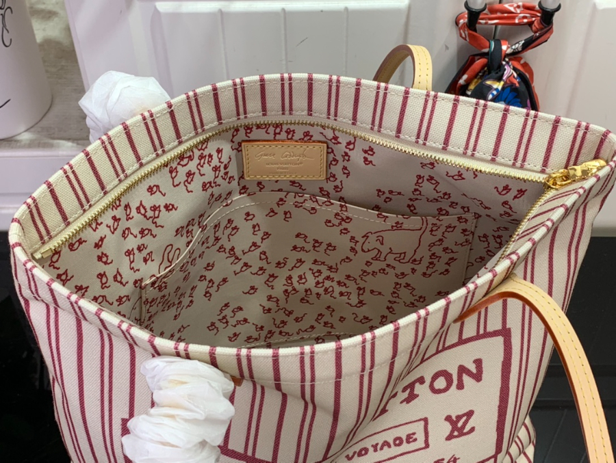 루이비통 캐리 잇 (37 x 2 x 37)3.jpg