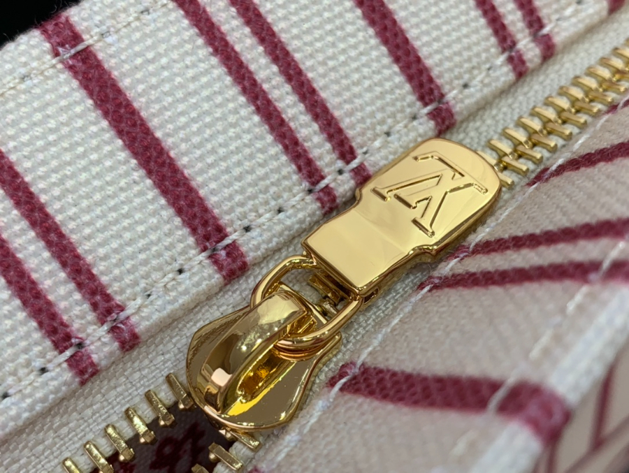 루이비통 캐리 잇 (37 x 2 x 37)8.jpg