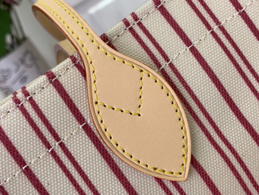 루이비통 캐리 잇 (37 x 2 x 37)7.jpg