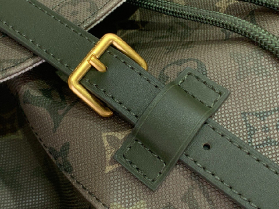 루이비통 크리스토퍼 MM 카키 그린 (38 x 44 x 12.5)6.jpg