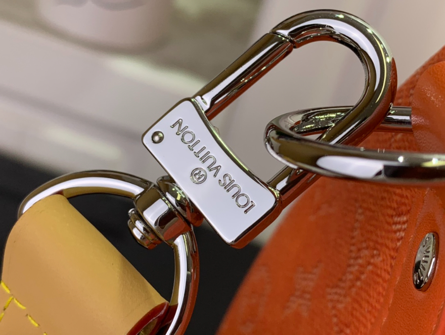 루이비통 키폴 반둘리에 50 오렌지 (50 x 29 x 23)7.jpg