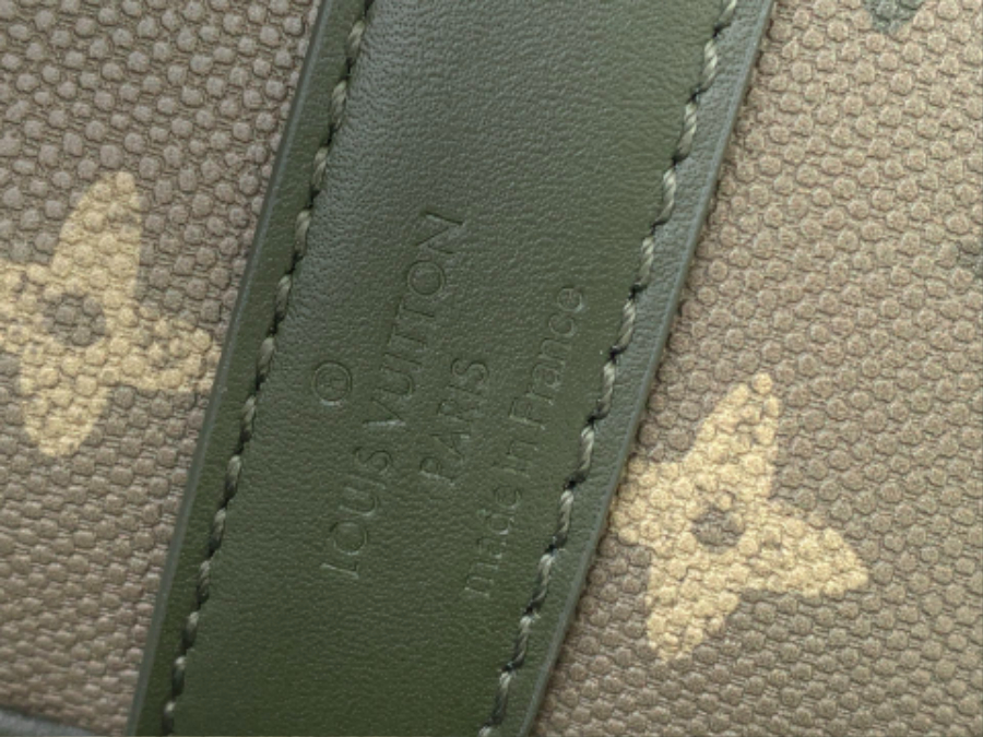 루이비통 키폴 반둘리에 50 카키 그린 (29 x 23 x 50)8.jpg