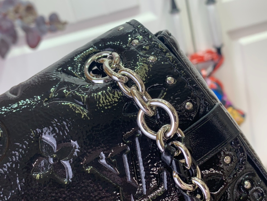 루이비통 트렁키 블랙 (16 x 8 x 27)6.jpg