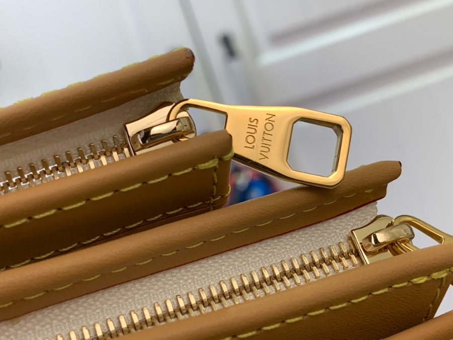 루이비통 트리오 포쉐 토일레트 (20 x 5.5 x 25)8.jpg