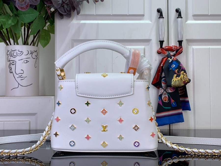 루이비통 LV x TM 카퓌신 미니 M14165 2113.68cm 화이트2.jpg